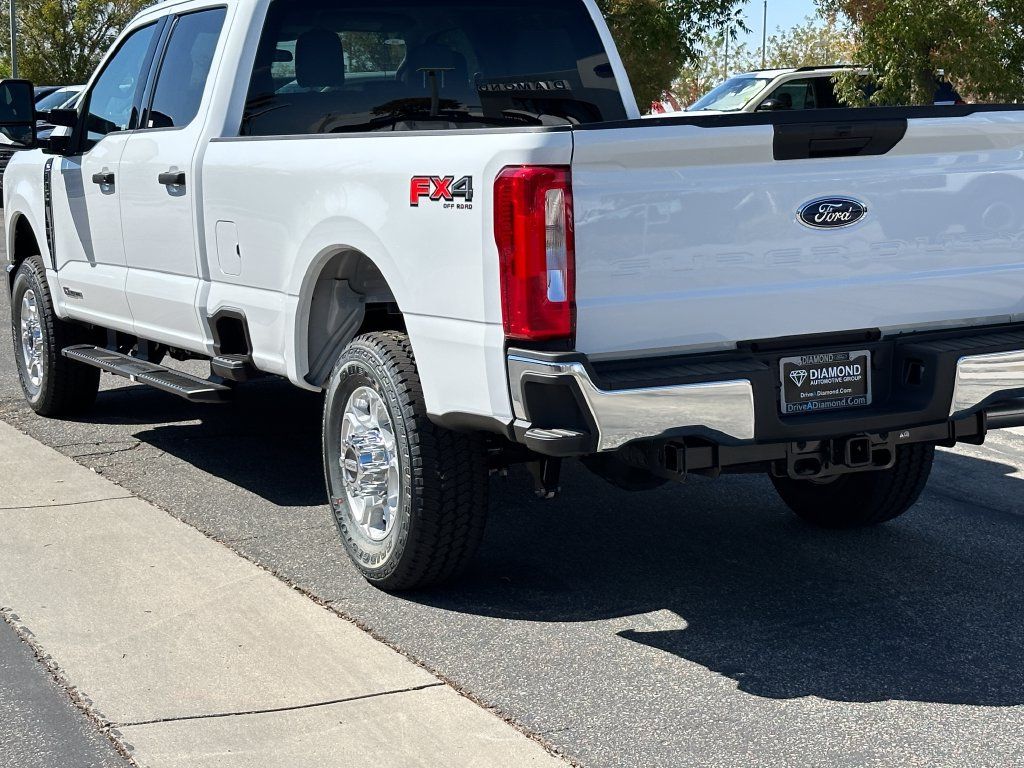 New 2026 Ford F350 XLT w/ FX4 Off-Road Package AWD/4WD image 5