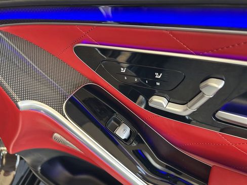 Used 2022 Mercedes-Benz S 580 4MATIC Sedan w/ AMG Line Package image 28