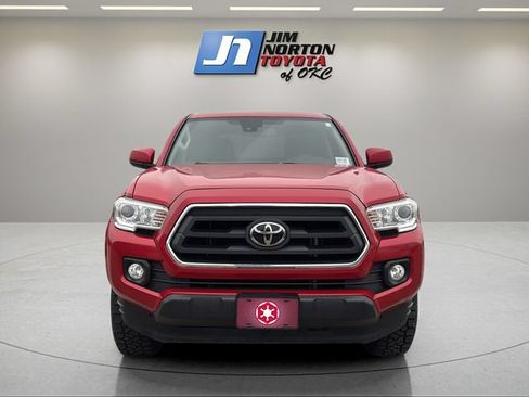 Used 2022 Toyota Tacoma SR5 RWD image 2