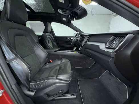 Used 2019 Volvo XC60 T6 R-Design image 11