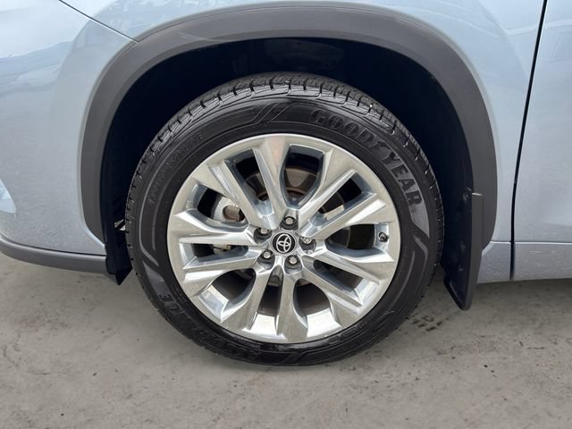 Used 2022 Toyota Highlander Limited AWD/4WD image 9