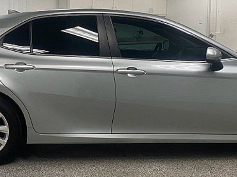 Used 2022 Toyota Camry LE image 4