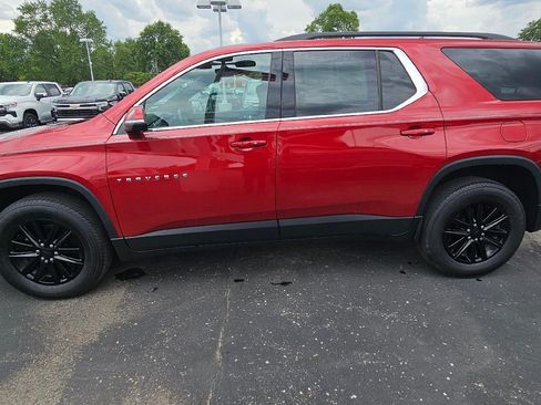 Used 2023 Chevrolet Traverse LT FWD image 4