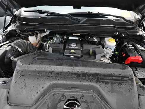 Used 2024 RAM 2500 Laramie image 13