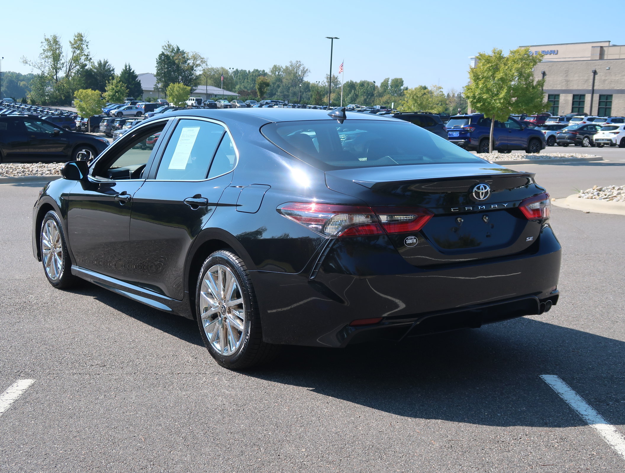 Used 2024 Toyota Camry SE w/ Convenience Package FWD image 6