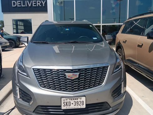 Used 2023 Cadillac XT5 Premium Luxury FWD image 2