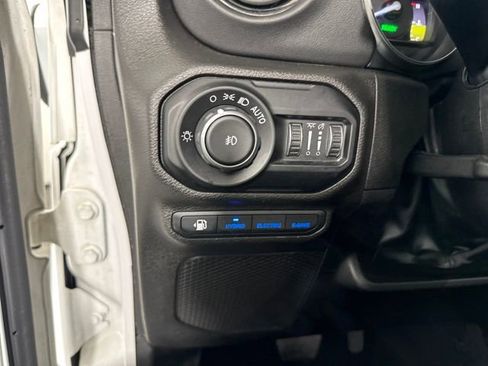 Used 2021 Jeep Wrangler Unlimited Sahara image 19