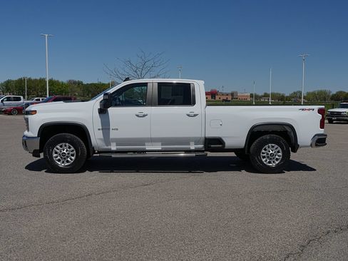 Used 2025 Chevrolet Silverado 2500 LT w/ Convenience Package AWD/4WD image 10