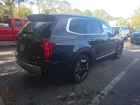 Certified 2025 Kia Telluride S image 4