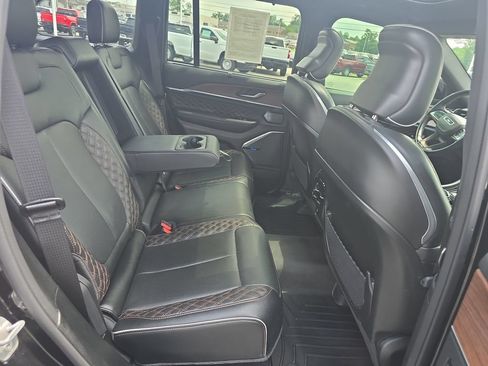 Used 2022 Jeep Grand Cherokee Summit w/ Adv Protech Group IV AWD/4WD image 16