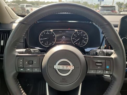 Used 2024 Nissan Pathfinder SL w/ SL Premium Package FWD image 31