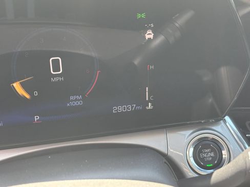 Used 2025 Chevrolet Trax LT w/ LT Convenience Package FWD image 35