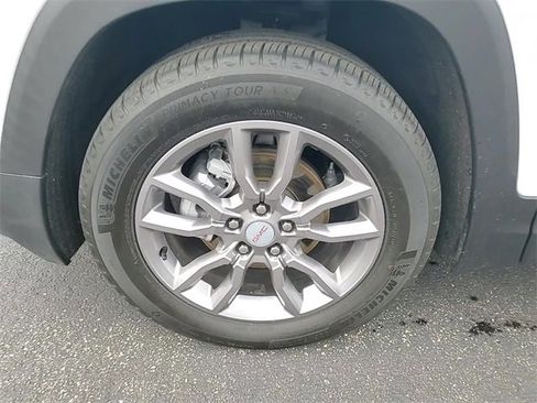 Certified 2024 GMC Terrain SLT image 7