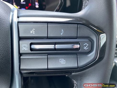 Used 2024 Chevrolet Colorado LT image 18