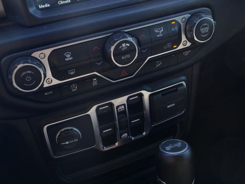 Used 2021 Jeep Wrangler Unlimited Sport w/ Sun And Sound Package AWD/4WD image 37