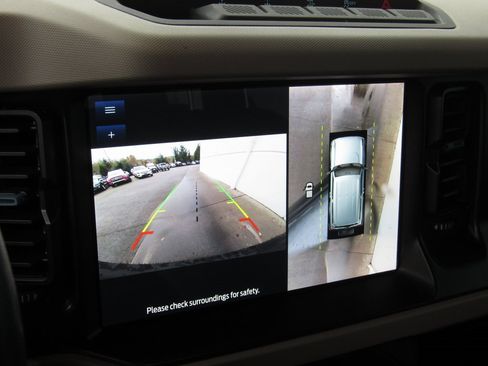 Used 2023 Ford Bronco Wildtrak image 32