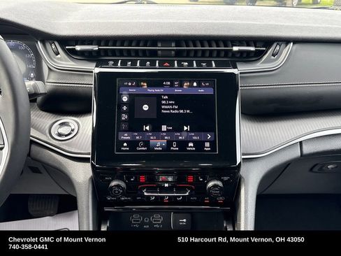 Used 2025 Jeep Grand Cherokee Altitude AWD/4WD image 20
