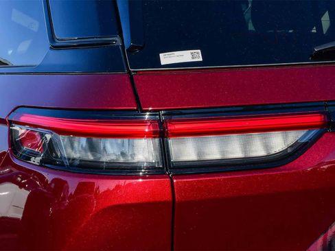 New 2025 Jeep Grand Cherokee Limited image 7