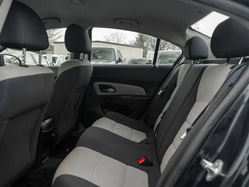 Used 2015 Chevrolet Cruze L image 8