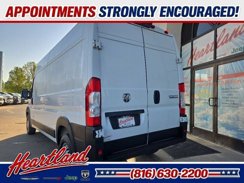 Used 2025 RAM ProMaster 2500 w/ Convenience Group FWD image 8