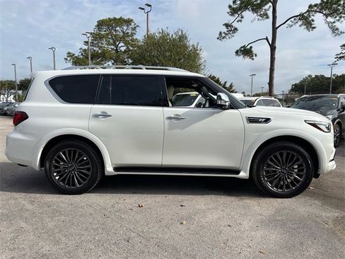 Used 2024 INFINITI QX80 Sensory w/ All-Season Package image 7