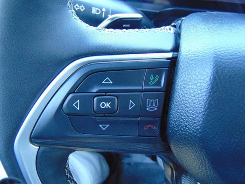 Used 2023 Jeep Grand Cherokee Altitude image 45