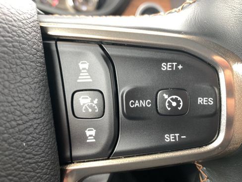 Used 2022 RAM 1500 Limited image 12