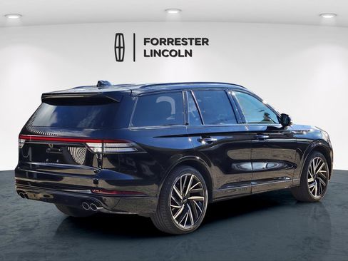 New 2026 Lincoln Aviator Black Label w/ Jet Appearance Package image 3