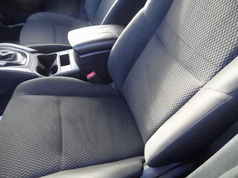 Used 2022 Nissan Rogue Sport S image 7