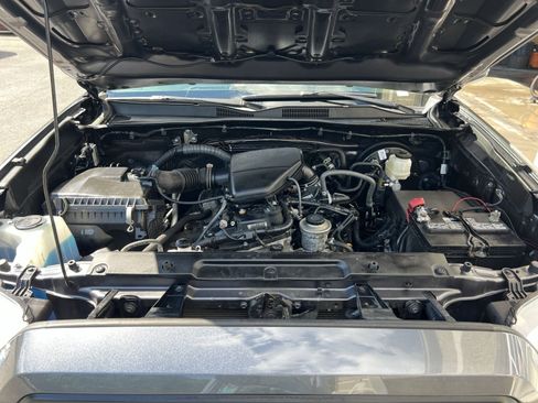 Used 2022 Toyota Tacoma SR AWD/4WD image 24