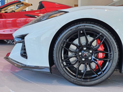 Used 2024 Chevrolet Corvette Z06 w/ Battery Protection Package image 12