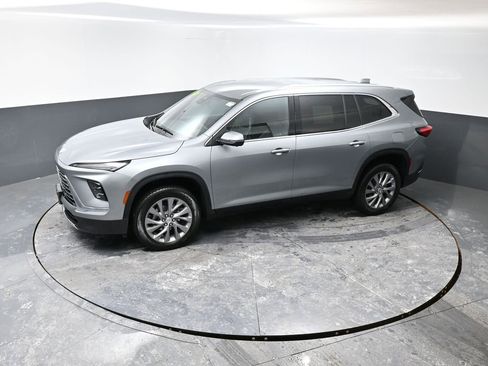 Used 2025 Buick Enclave Preferred w/ Power Package image 51