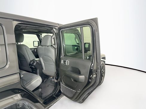 Used 2024 Jeep Wrangler Unlimited Sahara AWD/4WD image 27