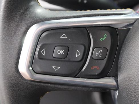 Used 2025 Jeep Wrangler Unlimited Sahara AWD/4WD image 21
