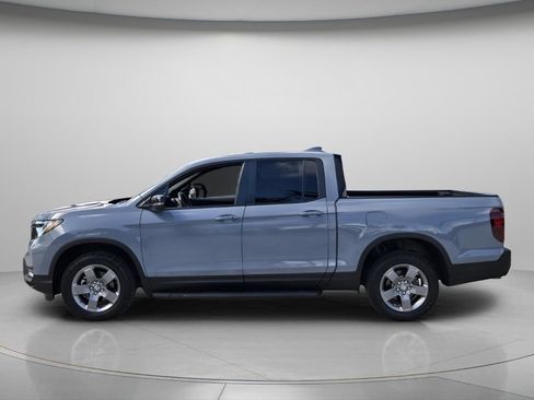 Used 2025 Honda Ridgeline TrailSport image 5
