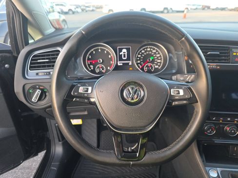 Used 2019 Volkswagen Golf SE w/ Driver Assistance Package FWD image 5