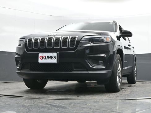Used 2020 Jeep Cherokee Latitude Plus image 36