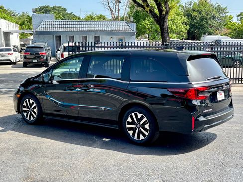 Used 2025 Honda Odyssey EX-L image 4