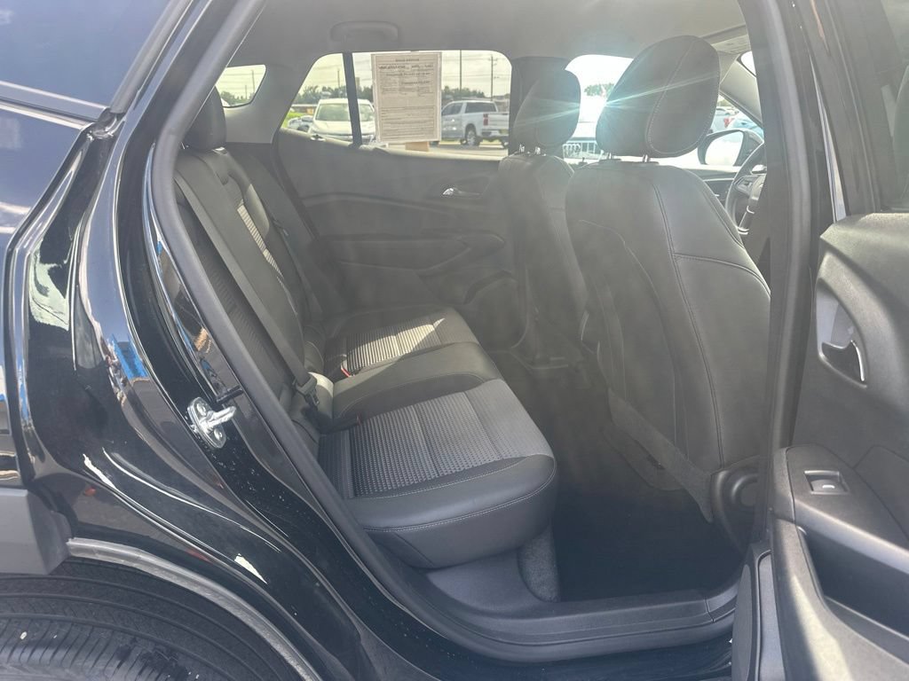 Used 2025 Chevrolet Trax LT FWD image 15