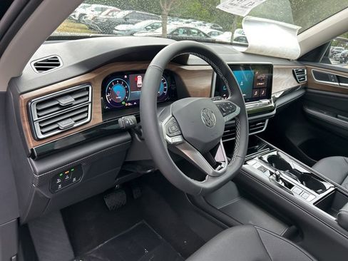 New 2026 Volkswagen Atlas SE FWD image 23