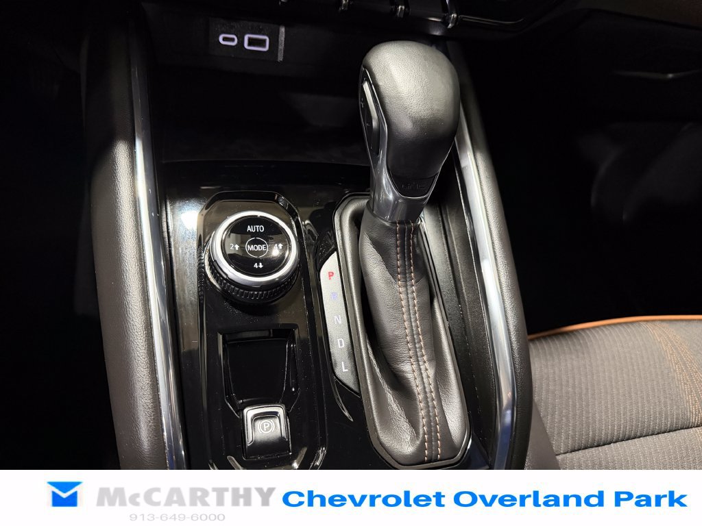Used 2023 GMC Canyon AT4 w/ Canyon Safety Plus Package AWD/4WD image 18