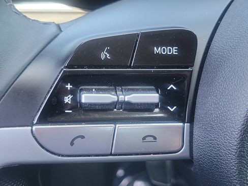 Certified 2023 Hyundai Elantra SEL w/ Convenience Package FWD image 8