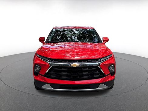 Used 2025 Chevrolet Blazer LT FWD image 2