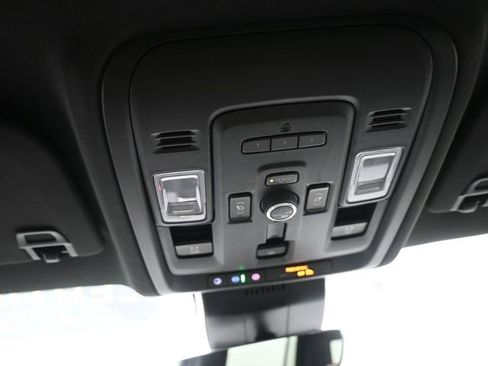 Certified 2023 Chevrolet Suburban Premier w/ Advanced Technology Package image 12