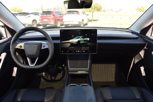 Used 2026 Tesla Model Y Long Range AWD/4WD image 7