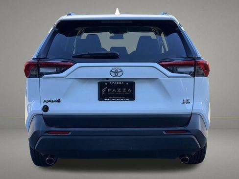 Used 2021 Toyota RAV4 LE AWD/4WD image 4