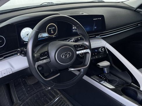 Used 2023 Hyundai Elantra Limited image 14