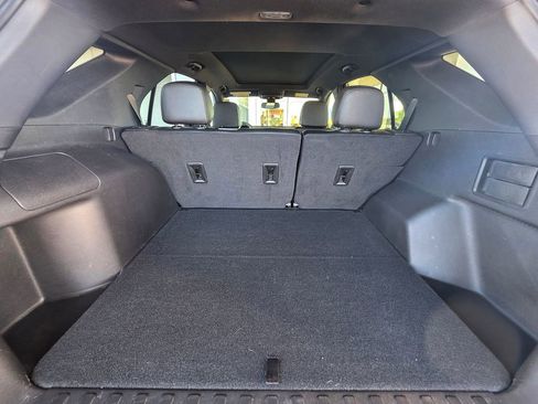 Used 2024 Chevrolet Equinox Premier AWD/4WD image 11