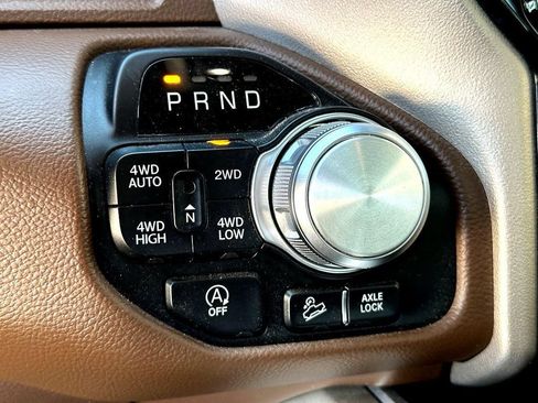 Used 2022 RAM 1500 Laramie AWD/4WD image 18