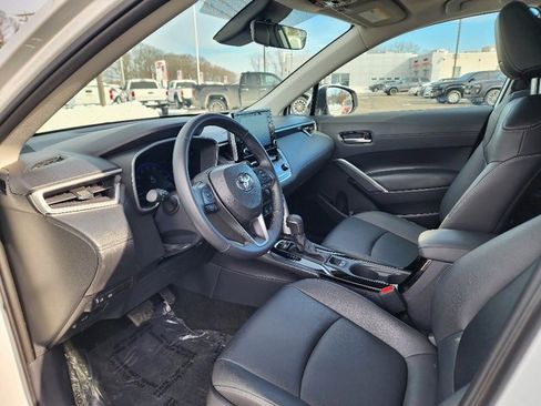 Used 2022 Toyota Corolla Cross XLE image 20
